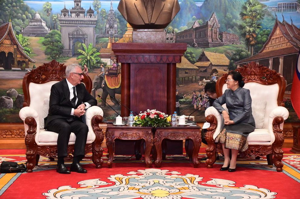 ຮອງປະທານປະເທດ ຕ້ອນຮັບທູດ ນູແວນເຊລັງ ເຂົ້າຢ້ຽມຂໍ່ານັບອໍາລາ